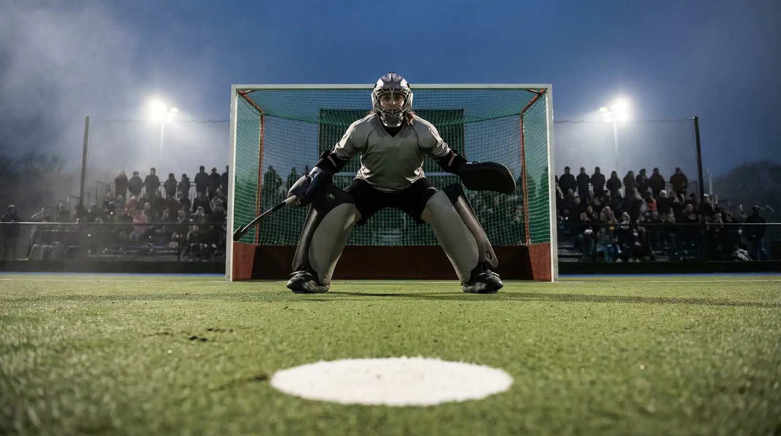 Keeper in gespannen afwachting tijdens een shoot-out situatie